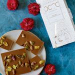 Czekolada biała z pistacjami i solą - obrazek 4