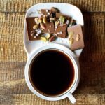 Czekolada biała z pistacjami i solą - obrazek 6